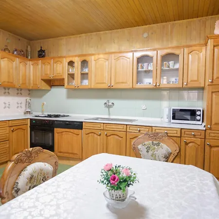 Apartman Marta I Soba Maja I Sigurno Parkiranje U Dvoristu Gradiste Exterior photo