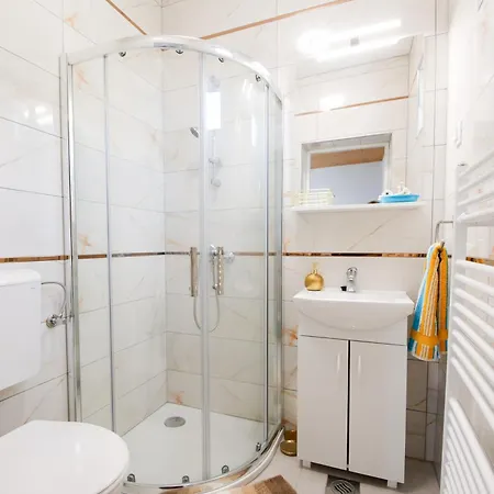 Apartman Marta I Soba Maja I Sigurno Parkiranje U Dvoristu Gradiste Exterior photo