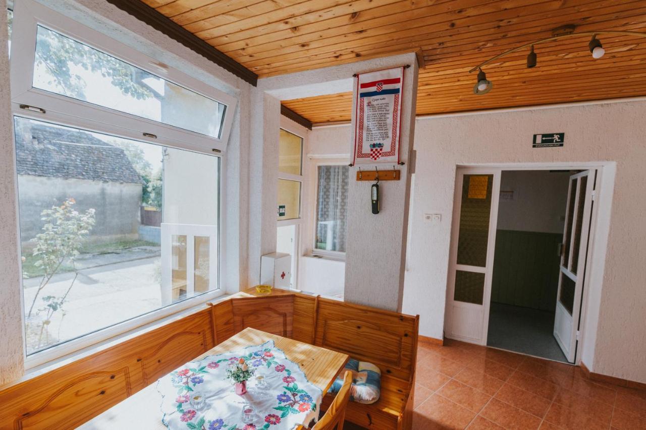 Apartment Marta I Soba Maja I Sigurno Parkiranje U Dvoristu