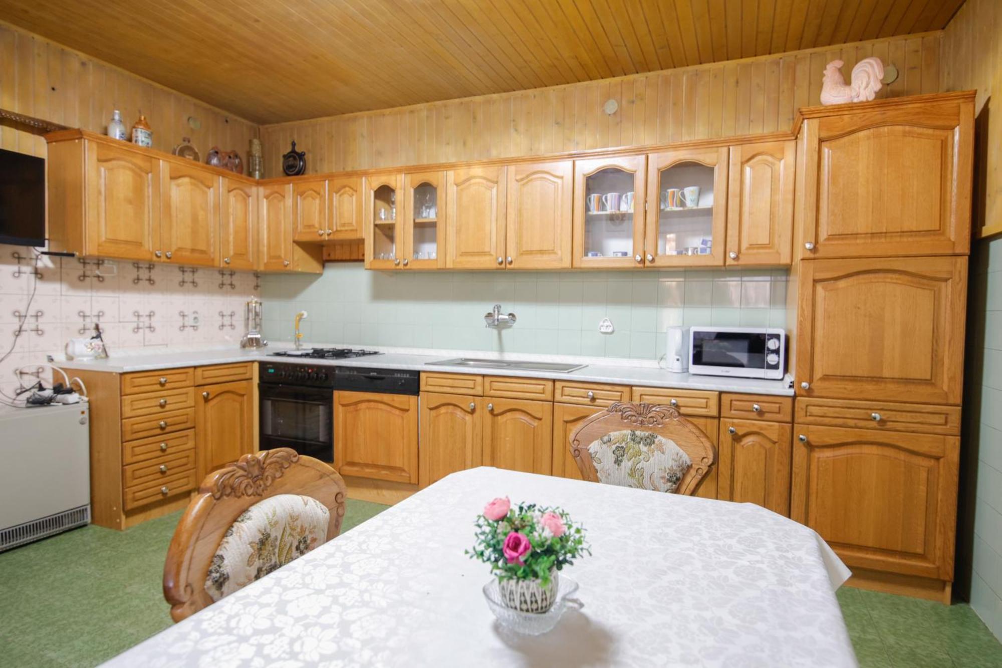 Apartment Marta I Soba Maja I Sigurno Parkiranje U Dvoristu